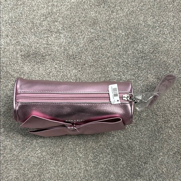 NWT Bath & Body Works Metallic Pink Wristlet with Bow Detail - Picture 2 of 3